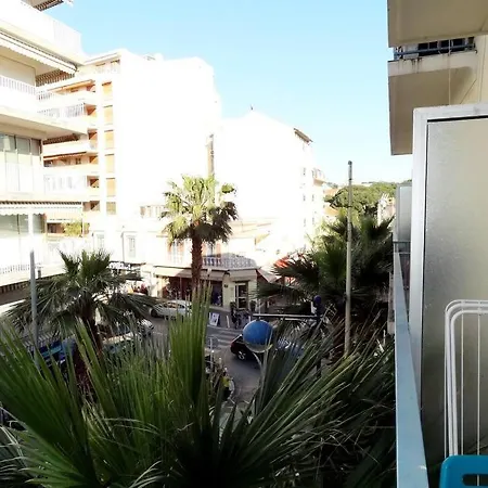 Juan Les Pins 06 - Centre - A 150m أنتيب